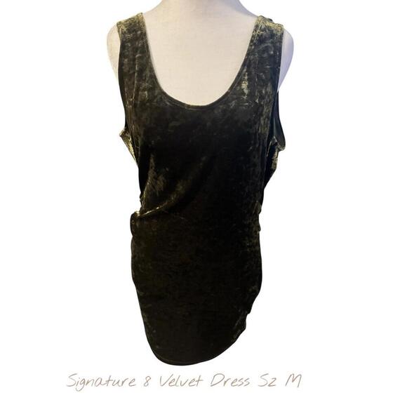 Signature 8 Velvet Dress - Size M - Picture 1 of 3